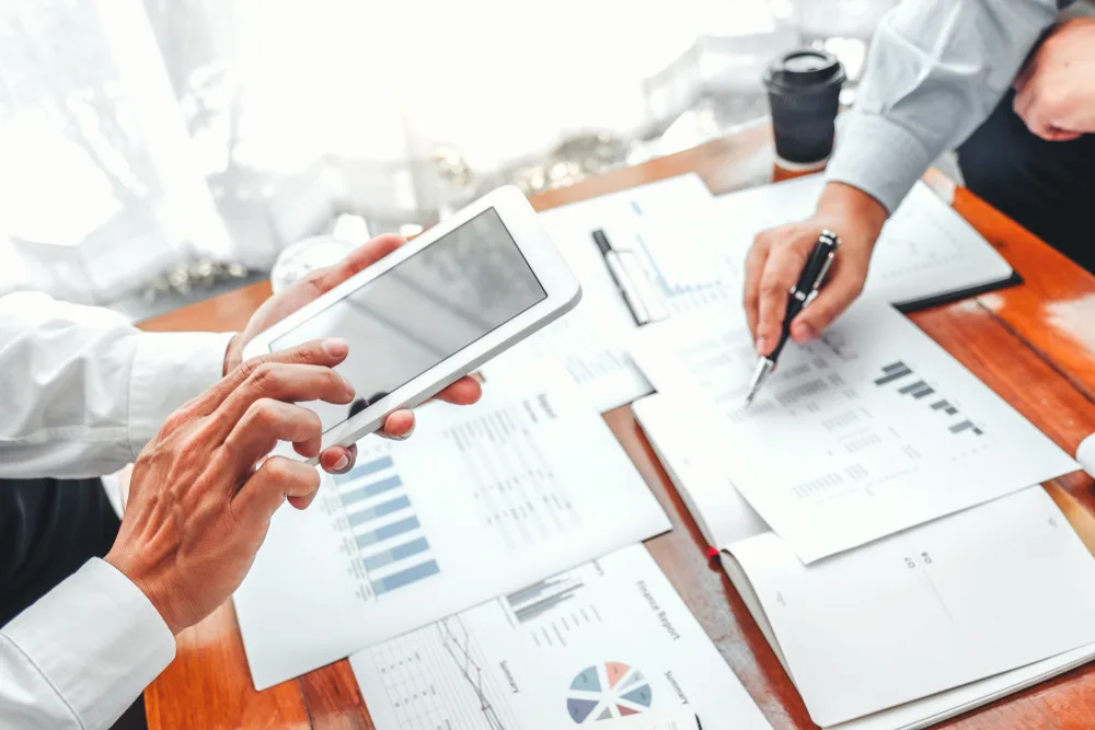Finance Broker vs Bank: Which is Better for Your Brisbane Home Loan?